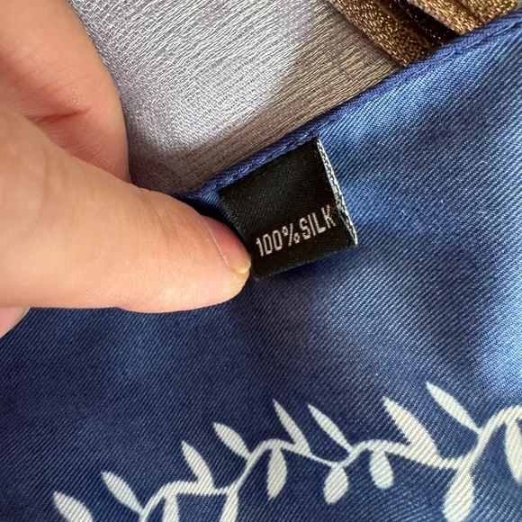 Designer-style Silk Scarf 140cm - Picture 8 of 8